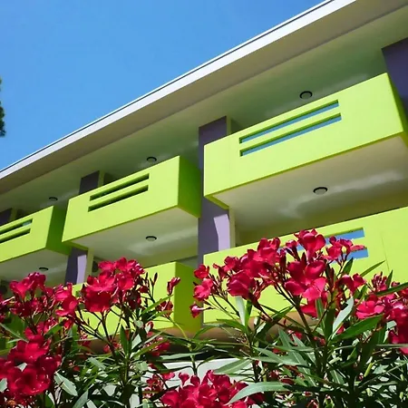 Swim And Stay-beahost